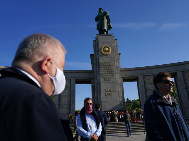 Посольства России и Украины отметили 75-летие победы в Берлине. Фоторепортаж