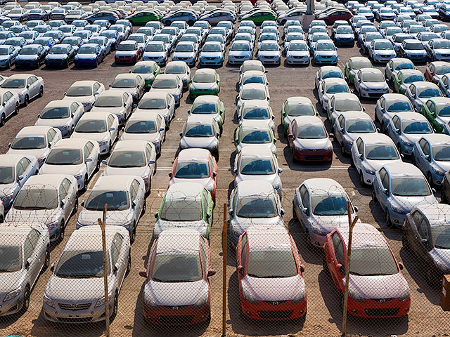 Минтранс разрешил лизинговым компаниям вернуть импортерам тысячи автомобилей без записи в документах