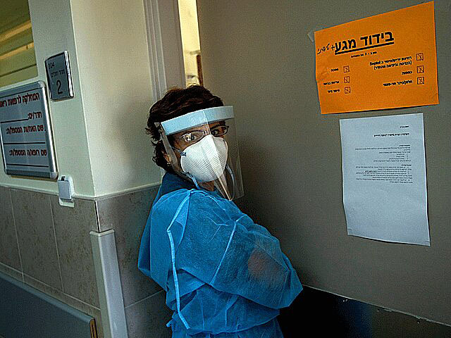 Социальной работнице реабилитационного центра "Реут" в Тель-Авиве диагностирован COVID-19