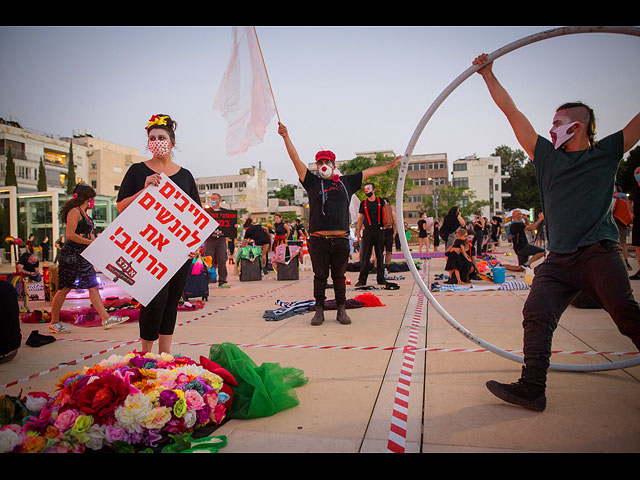 Уличные артисты просят о помощи: демонстрация в Тель-Авиве. Фоторепортаж