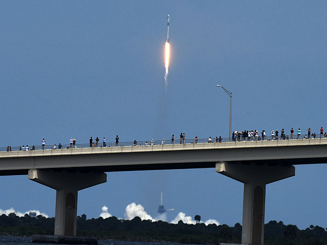 Crew Dragon компании SpaceX Илона Маска