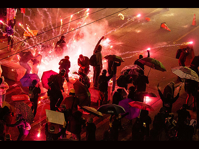 "Конец Америке": массовые беспорядки в Сиэтле