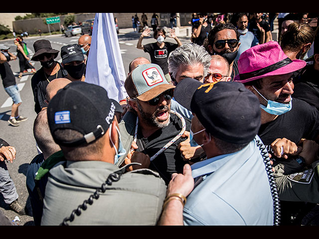 "Реанимация или война": в Иерусалиме прошла акция протеста работников культуры