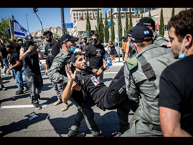 "Реанимация или война": в Иерусалиме прошла акция протеста работников культуры