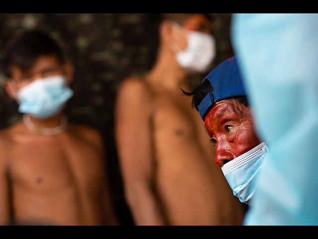 Коронавирус в Бразилии: проверки индейцев Яномама и их вождя "Путина". Фоторепортаж