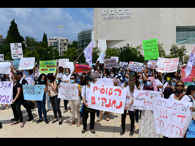 Акция протеста соцработников в Тель-Авиве в день начала забастовки. Фоторепортаж