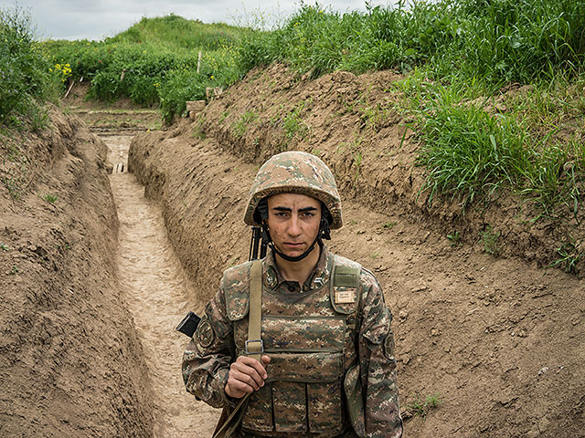 Продолжаются столкновения на границе Армении и Азербайджана