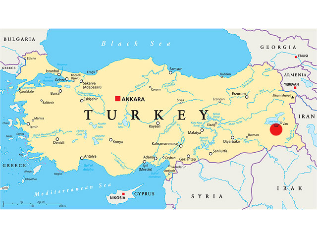 На востоке Турции разбился  самолет-разведчик, семеро погибших