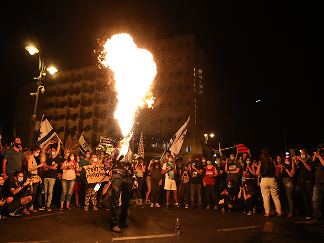 В Иерусалиме происходят столкновения между полицией и митингующими
