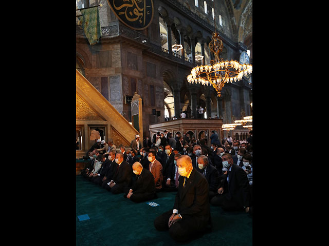 Первая за 85 лет молитва состоялась в Айя-София 24 июля, в ней принял участие президент Реджеп Тайип Эрдоган