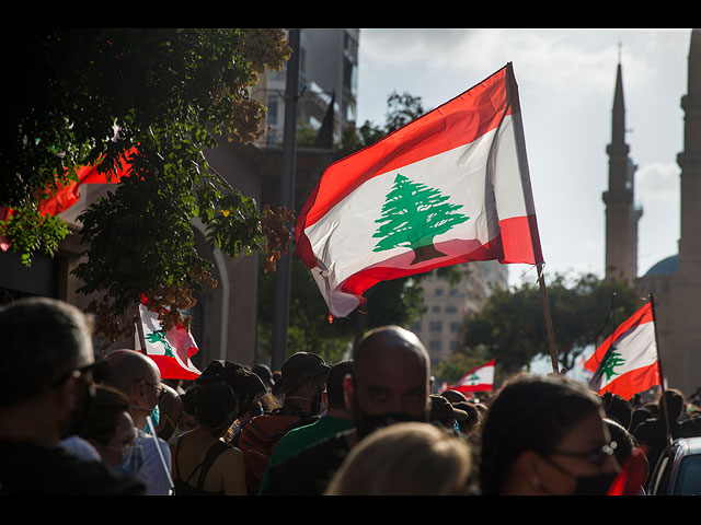 "Смерть повинным в катастрофе": массовый протест в Бейруте. Фоторепортаж