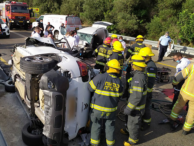 В результате аварии на 4-м шоссе тяжелые травмы получили три человека