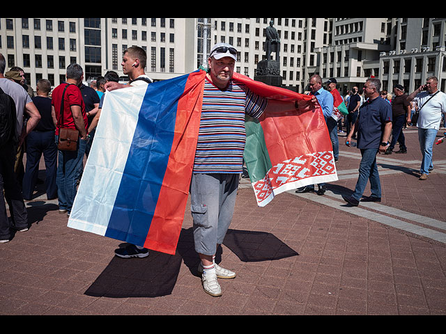 Акции оппозиции и сторонников Лукашенко в Минске. Фоторепортаж