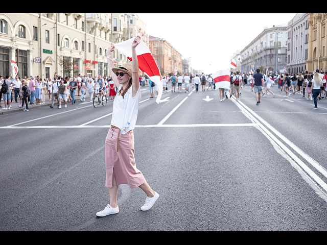 Акции оппозиции и сторонников Лукашенко в Минске. Фоторепортаж