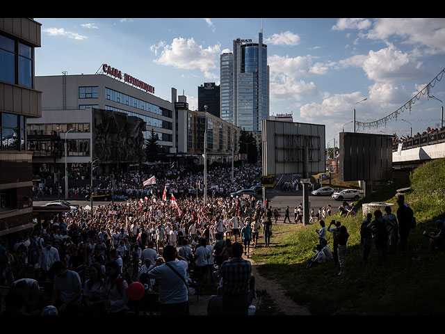 Акции оппозиции и сторонников Лукашенко в Минске. Фоторепортаж