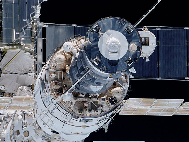 Утечка воздуха на МКС. Экипаж изолировался в российском модуле
