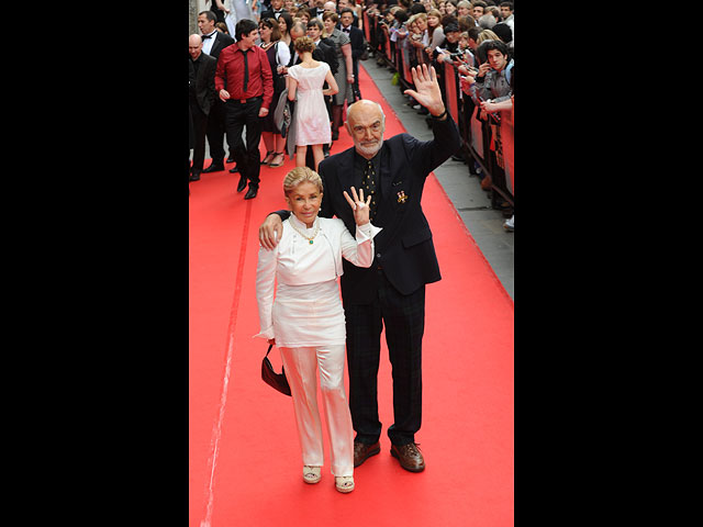 Мишлин Коннери и сэр Шон Коннери на открытии Эдинбургского кинофестиваля. 2010 год