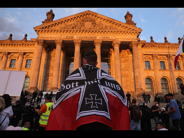 На акции протеста против карантина в Берлине задержаны сотни человек