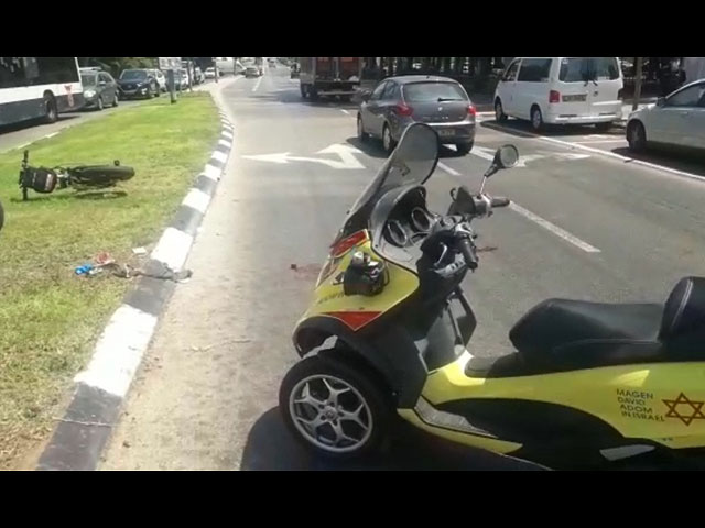 В Тель-Авиве автомобиль сбил велосипедиста, пострадавший в тяжелом состоянии