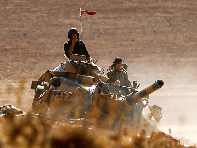 Турция перебросила 40 танков на границу Греции: "плановая операция"