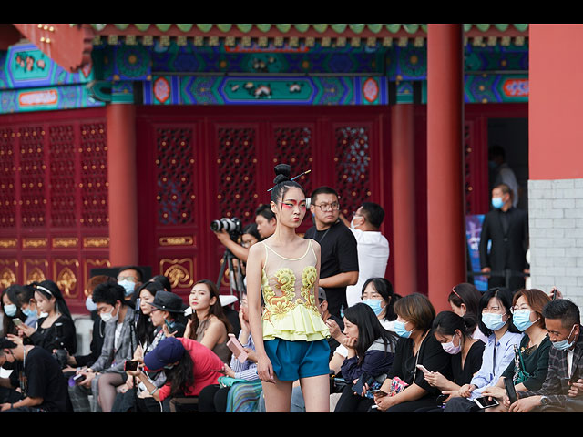 Шёлковый путь Лю Вэя. Фоторепортаж с недели моды в Пекине