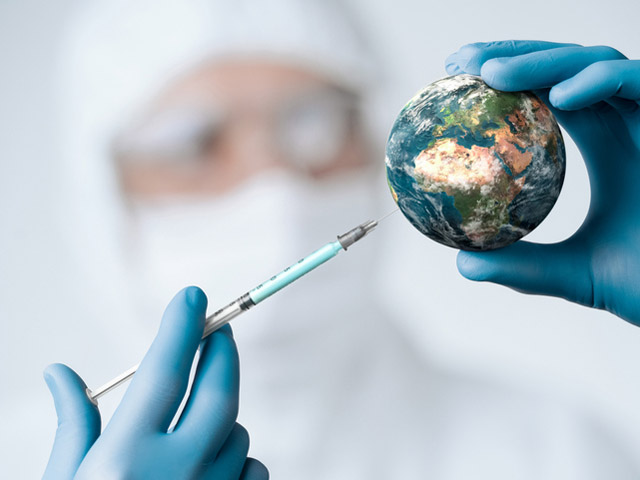 Эксперты: в первый год после выпуска вакцины против COVID-19 ее сможет получить только каждый 10-й в мире