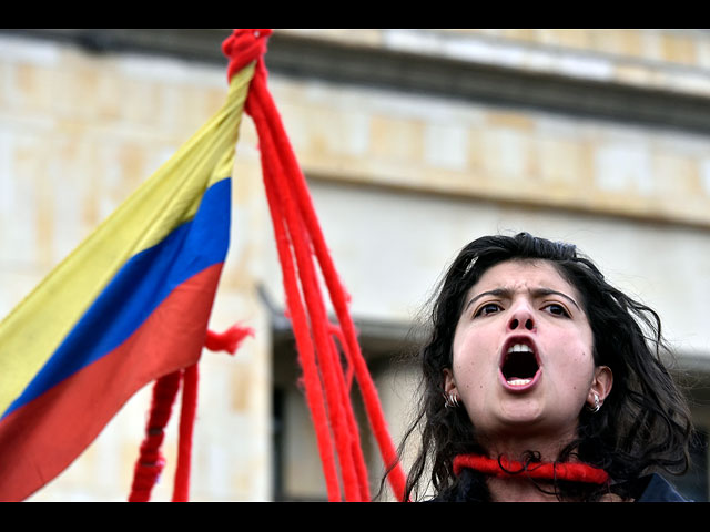 "День мира" в столице Колумбии. Фоторепортаж с акции протеста