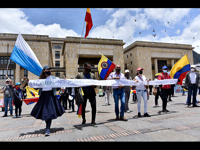 "День мира" в столице Колумбии. Фоторепортаж с акции протеста