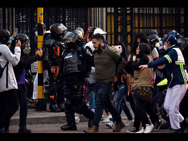 "День мира" в столице Колумбии. Фоторепортаж с акции протеста