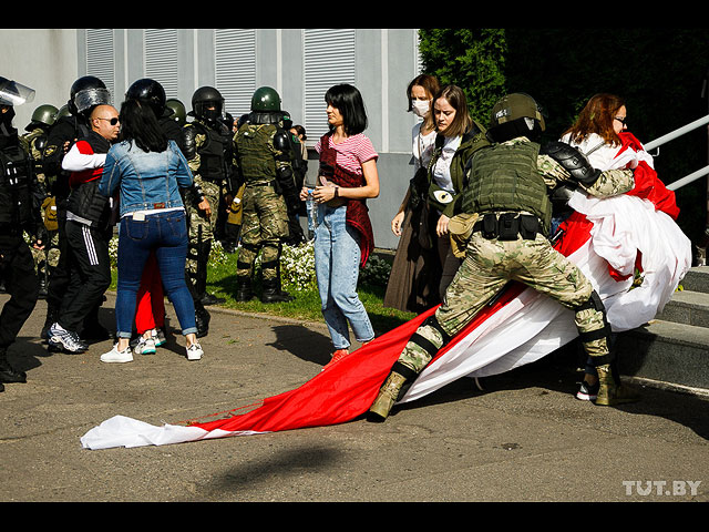 "Марш героев": сотни тысяч участников, 400 задержанных. Фоторепортаж из Минска