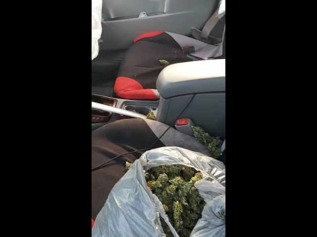 В автомобиле, прорвавшемся через "карантинный блокпост", полицейские обнаружили 10 кг марихуаны