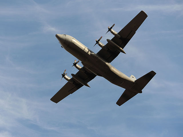 Военно-транспортный самолет ВВС США C-130 Hercules