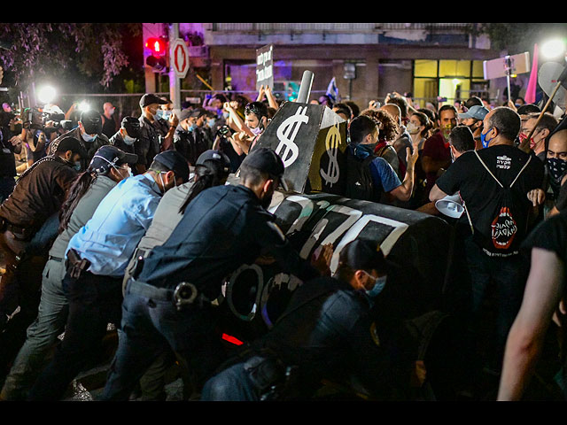 В Израиле вновь прошли массовые демонстрации против Нетаниягу. Фоторепортаж