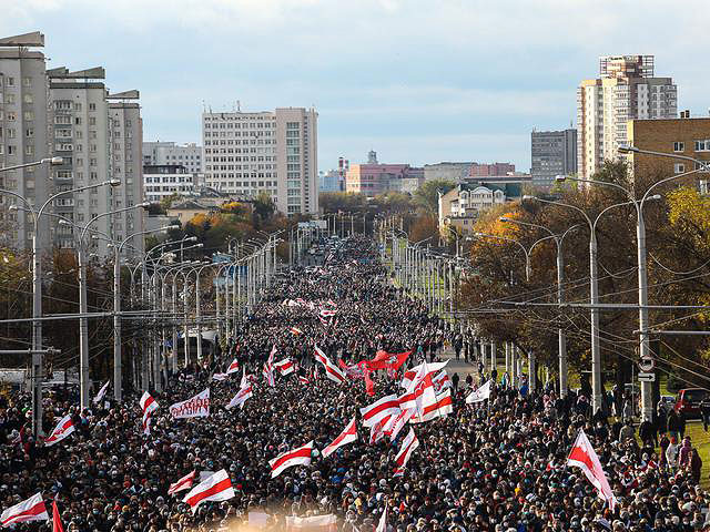 В Беларуси проходят воскресные массовые акции оппозиции