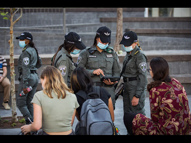 "Девичий" пограничный патруль в Иерусалиме: наденьте маску. Фоторепортаж