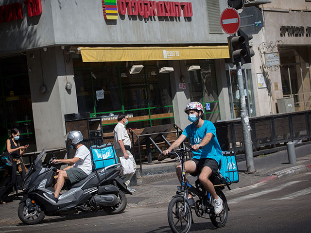 В Тель-Авиве возникли сложности в доставке заказов из кафе из-за забастовки курьеров Wolt