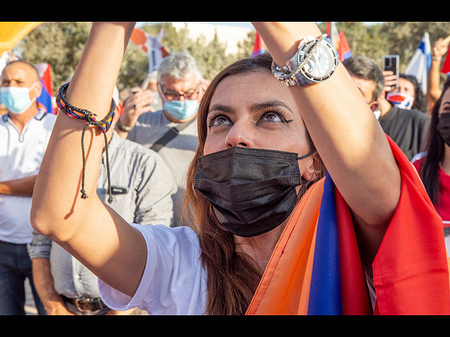 Акция протеста армянской общины против войны в Нагорном Карабахе. Фоторепортаж