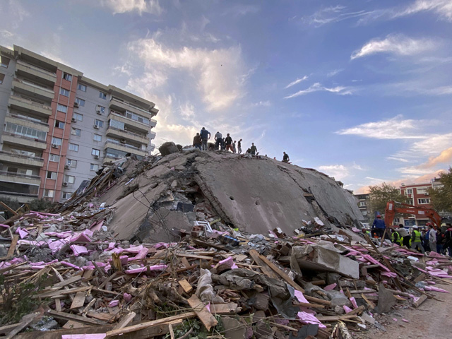 Турция: возросло число погибших и раненых при землетрясении