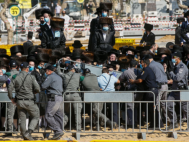 Сотни ультраортодоксов принимают участие в похоронах в Иерусалиме