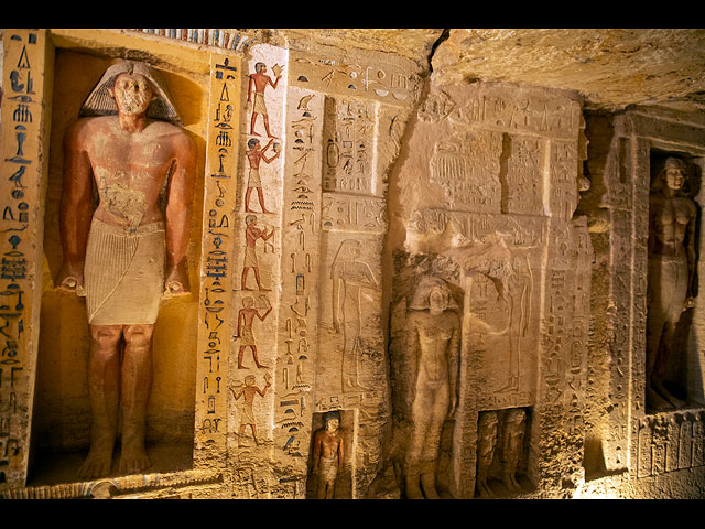 Внутри гробницы на археологическом участке Саккара, в 30 километрах к югу от Каира, Египет