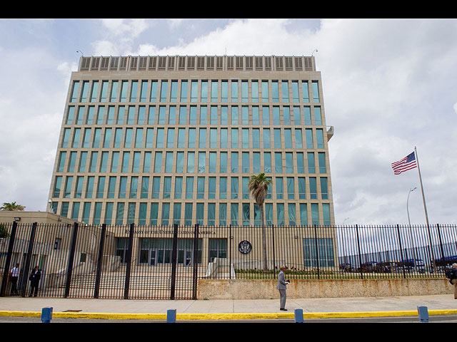 Американское консульство в Гаване, служащие которого также подверглись вероятной микроволновой атаке