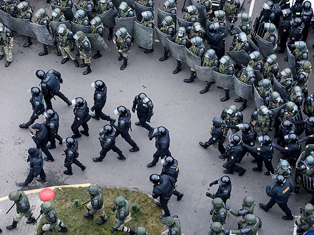 Во время разгона протестов в Минске