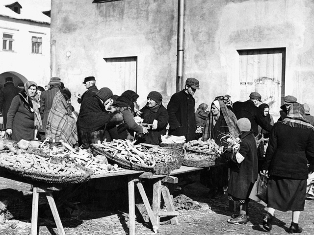 Рынок в Тарнуве, 1940г.