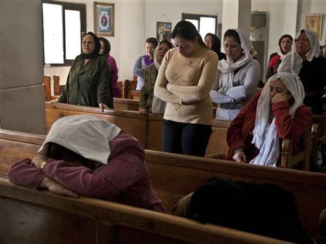Египетский суд оправдал погромщиков, содравших одежду с 70-летней христианки