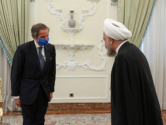 Генеральный директор Международного агентства по атомной энергии Рафаэль Гросси и президент Ирана Хасан Роухани