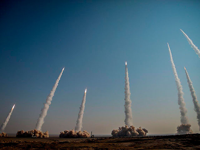 Иран сообщил об успешных испытаниях ракет радиусом 1800 км