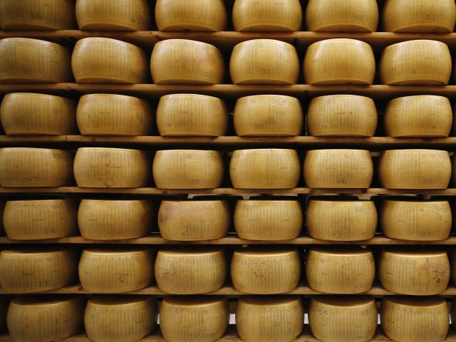 Говяжий фарш и желтый сыр по 30 шекелей за кг: опубликованы победители тендеров на беспошлинный импорт