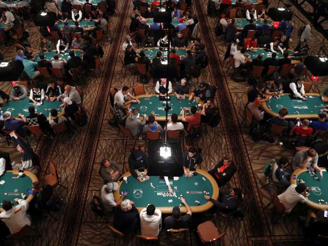 Израильтянин Таль Герцог выиграл миллион долларов на турнире по покеру