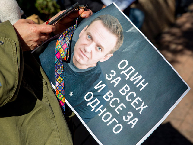 В Тель-Авиве провели акцию солидарности с Навальным