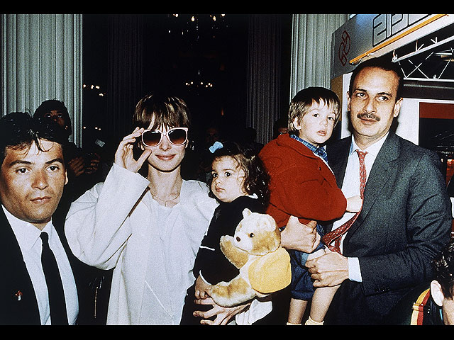 C мужем Ибрагимом Мусой и детьми, 1987 год